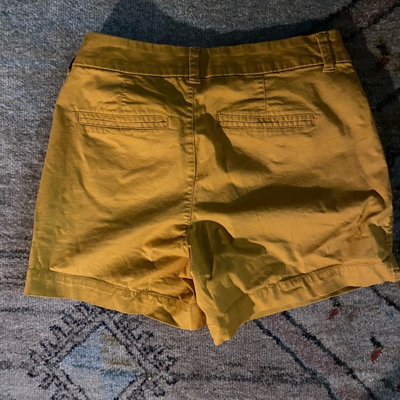 Old navy shorts. New without tags - Picture 2 of 2